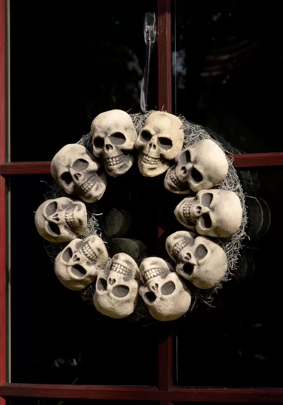 Fashion FUN Costumes 15-Inch Spooky Skulls Halloween Wreath Decoration